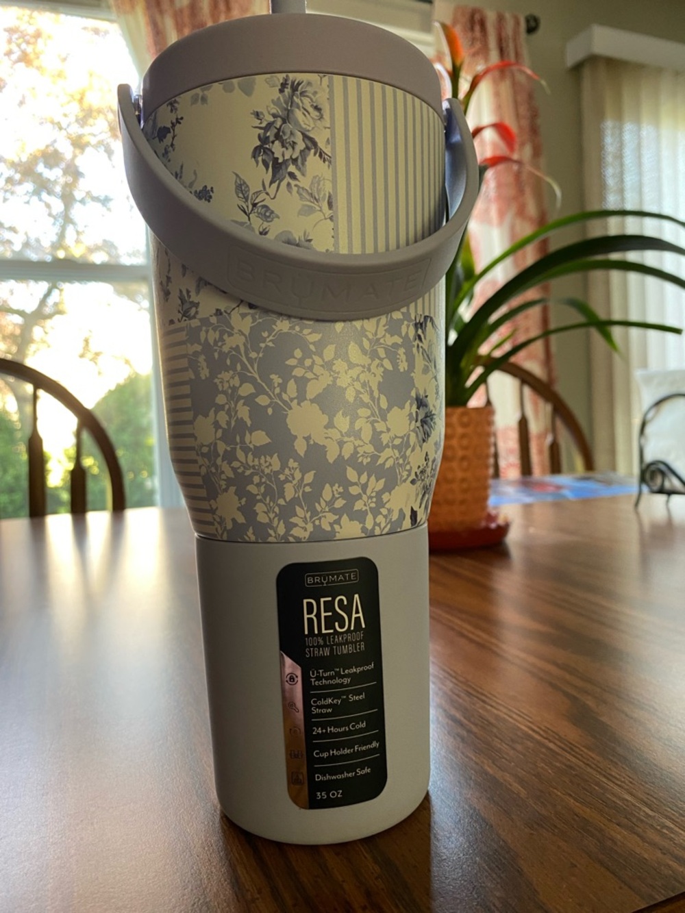 BNWT BrüMate RESA 35 oz CAPRI  Leakproof Tumbler - light blue and cream